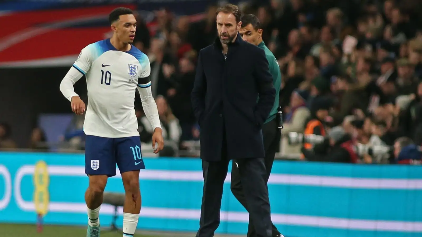 Southgate lauds 'outstanding' England star as he refuses to 'hammer' players for sub-par performance 2 c?url=https%3A%2F%2Fd2x51gyc4ptf2q.cloudfront.net%2Fcontent%2Fuploads%2F2023%2F11%2F17215309%2FAlexander Arnold and Southgate