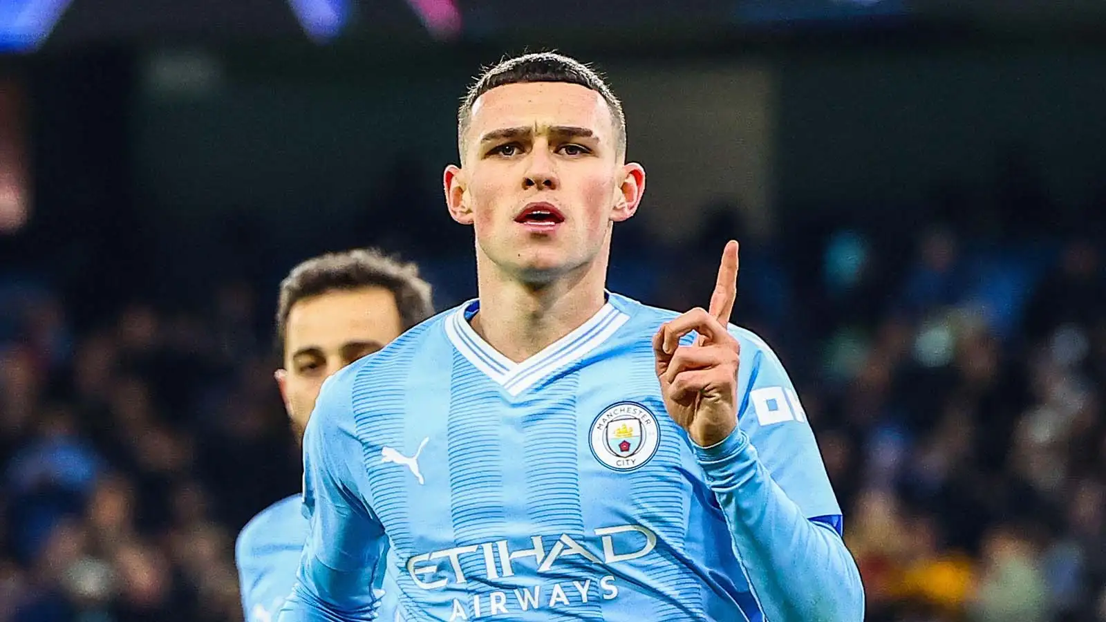 Phil Foden of Manchester Metropolis commemorates