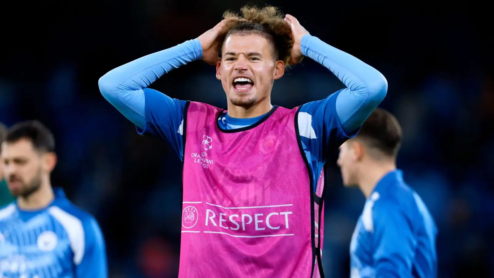 Manchester United midfielderKalvin Phillips during a pre-match warm-up.