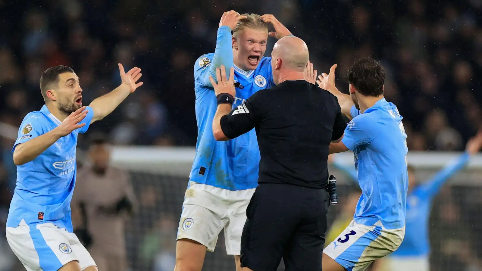 Richards, Keane slam referee for Haaland decision in Man City draw: 'The fourth official knows it's a mistake' 1 Male Urban township striker Erling Haaland