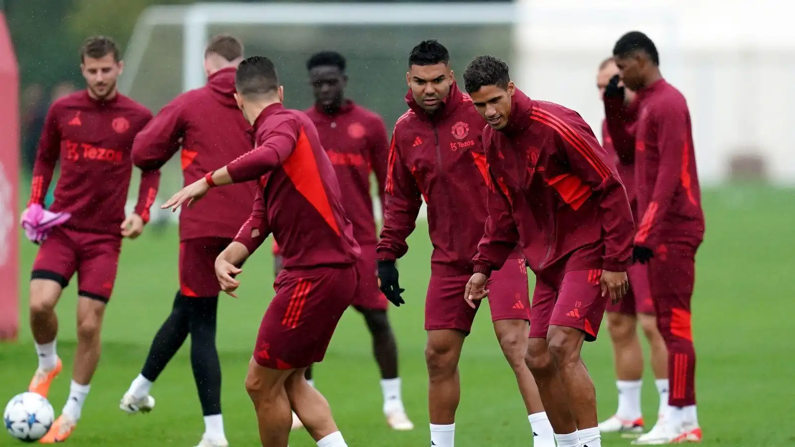 £70m Man Utd star showing 'big desire' to leave as Ten Hag puts five players up for sale 4 c?url=https%3A%2F%2Fd2x51gyc4ptf2q.cloudfront.net%2Fcontent%2Fuploads%2F2023%2F12%2F11151437%2FCasemiro Raphael Varane Man Utd F365