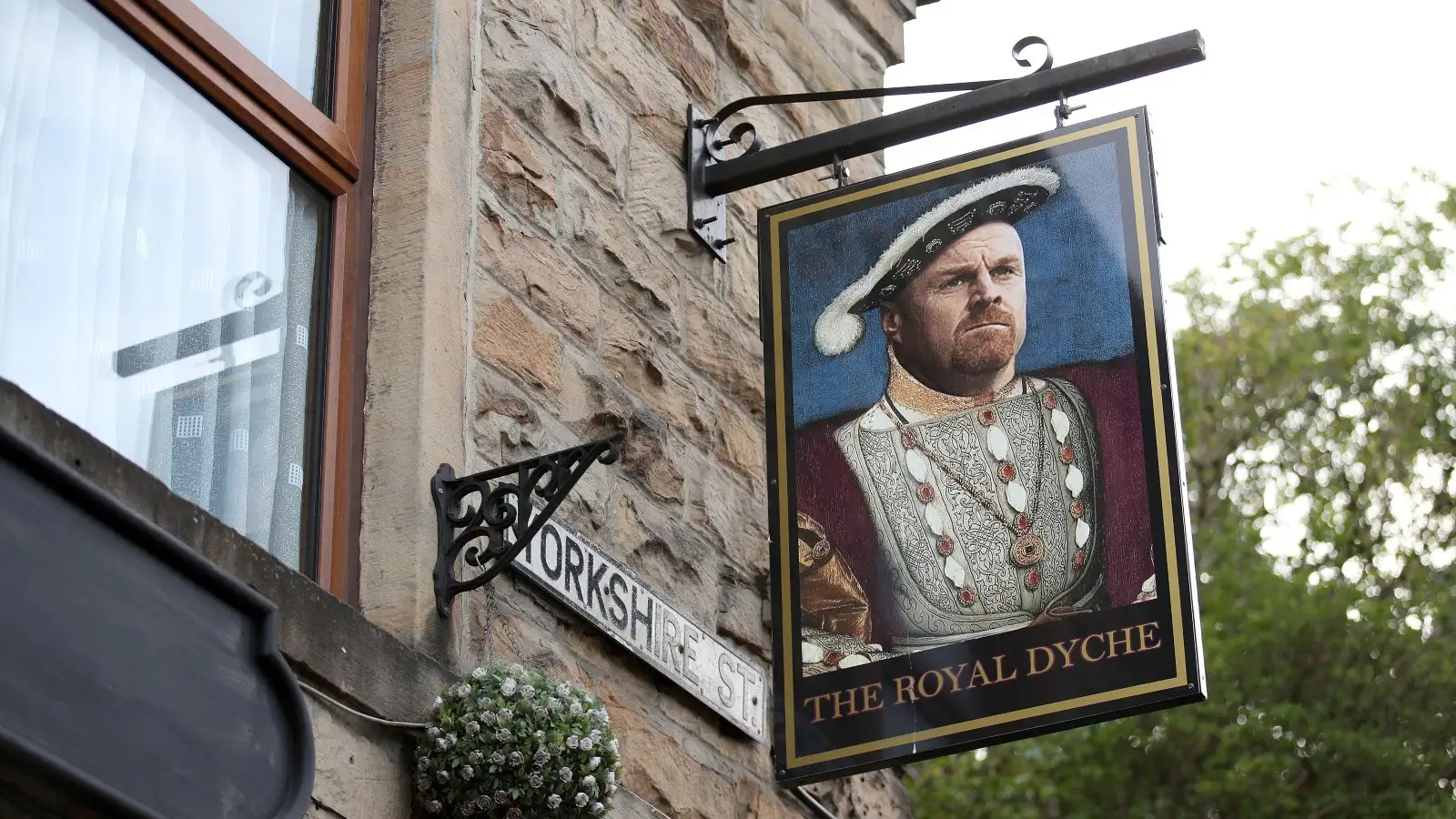 'I’ll pop in my pub obviously' - Sean Dyche hits sarcasm button Burnley return 19 c?url=https%3A%2F%2Fd2x51gyc4ptf2q.cloudfront.net%2Fcontent%2Fuploads%2F2023%2F12%2F15121732%2FThe Royal Dyche pub in Burnley