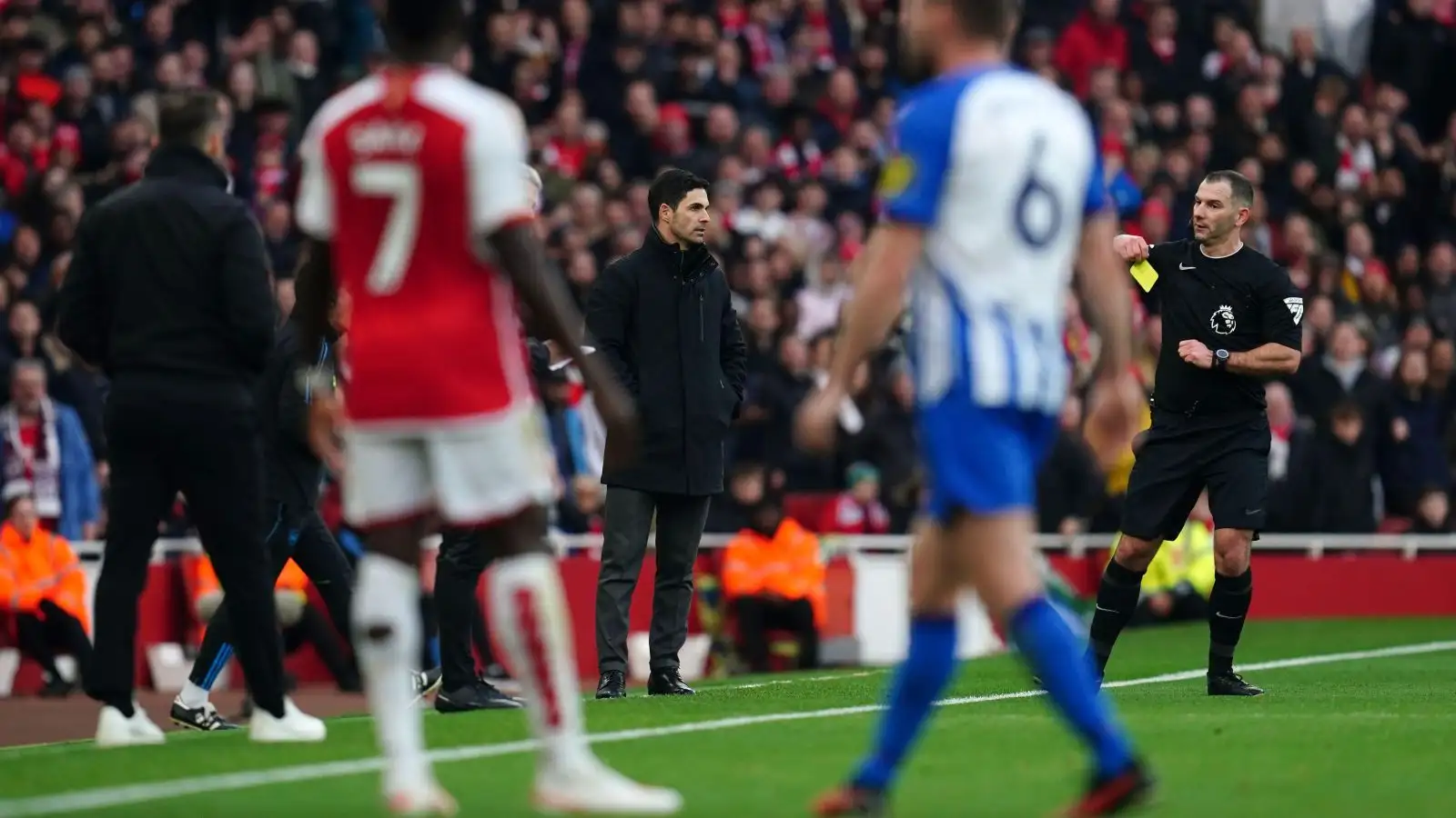 Mikel Arteta during a match versus Brighton.