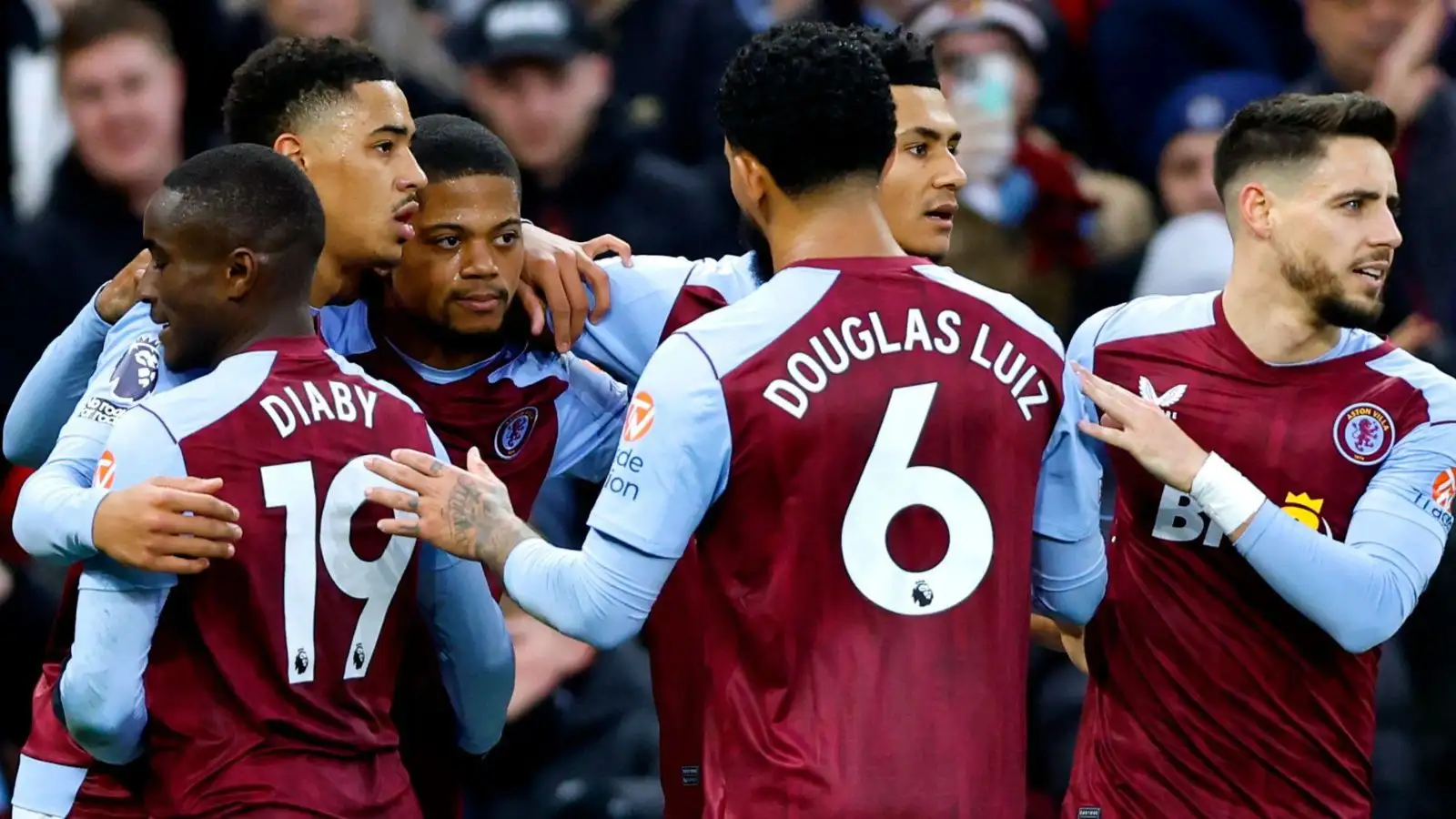 Aston Villa 3-2 Burnley: Luiz's late penalty saves Emery's side as they go joint-top of Premier League 5 c?url=https%3A%2F%2Fd2x51gyc4ptf2q.cloudfront.net%2Fcontent%2Fuploads%2F2023%2F12%2F30163306%2FAston Villa players celebrate