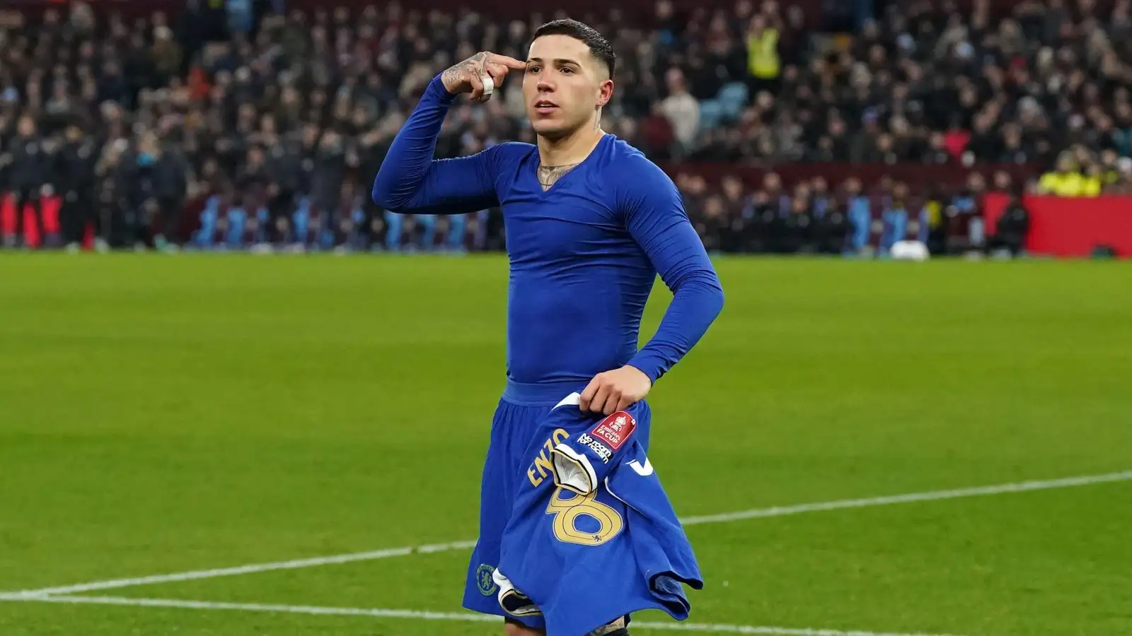 Enzo Fernandez 'private apology' to Chelsea players will fall on deaf ears – 'Never trust him again' 1 Chelsea midfielder Enzo Fernandez celebrates his impartial.