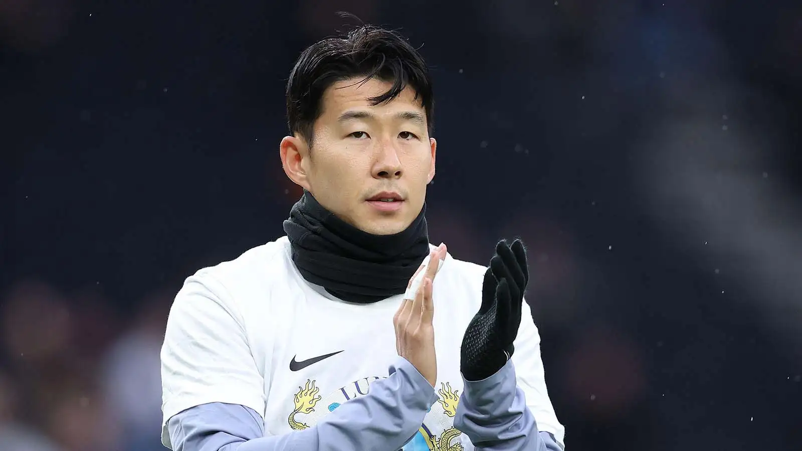 Tottenham star dislocated his finger after heated row with PSG ace on international duty 1 Son Heung-Minutes of Tottenham Hotspur warms up