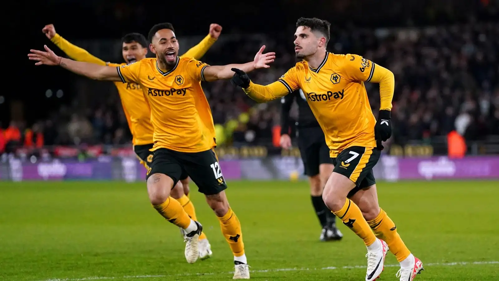 Snubbing Arsenal a 'no-brainer' as £60m Prem winger is told the 'only place he should go' 5 c?url=https%3A%2F%2Fd2x51gyc4ptf2q.cloudfront.net%2Fcontent%2Fuploads%2F2024%2F02%2F16214422%2FPedro Neto Stan Collymore Man City F365