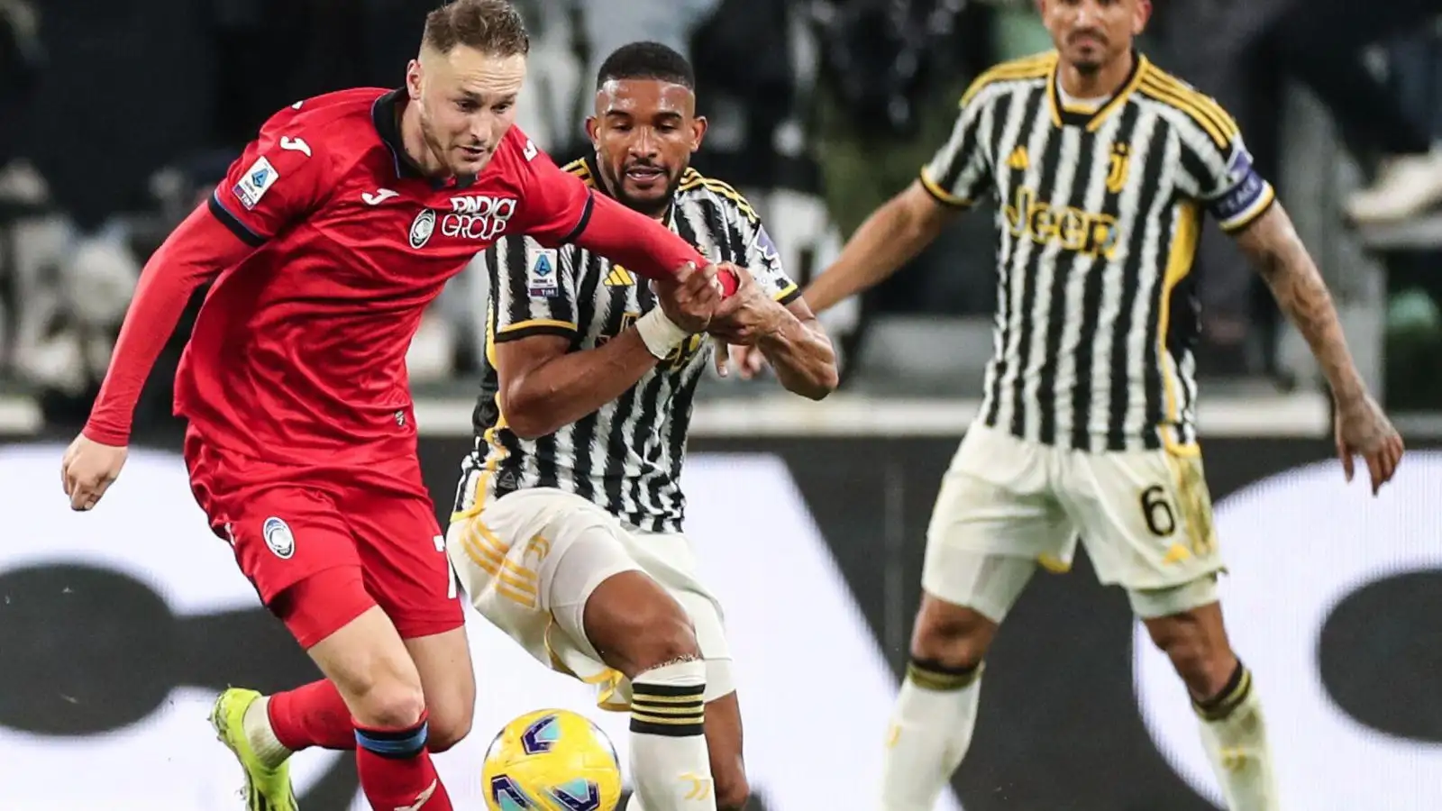 Man Utd 'in action' for Juventus star 'guaranteed' to cost £50m as Ratcliffe ignores Liverpool 'approval' 1 Reported Man Utd targets Bremer and Teun Koopmeiners compete for the round throughout a video game.