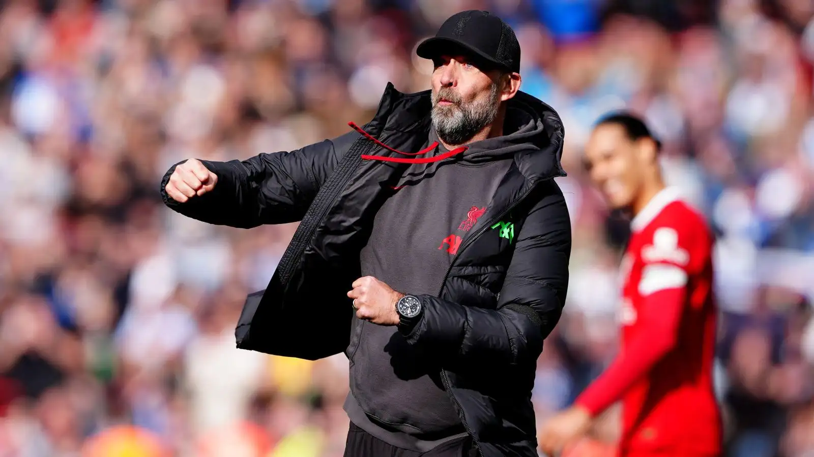 Liverpool boss Jurgen Klopp immortalizes a urge.