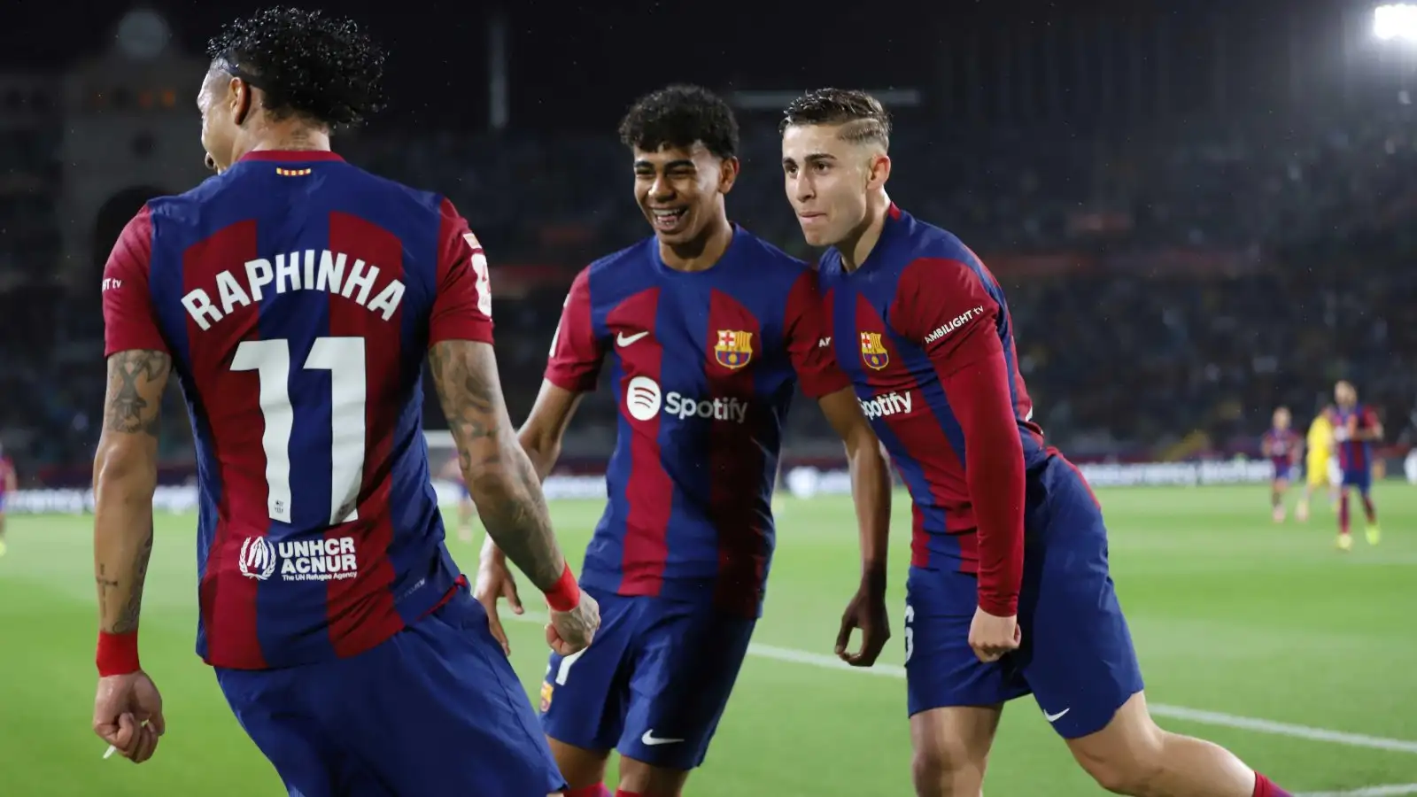 Arsenal 'ready to pounce' as Barcelona 'have to cash in' on Spurs target despite player's 'refusal' 1 Barcelona duo Lamine Yamal and also Raphinha be grateful a impartial.