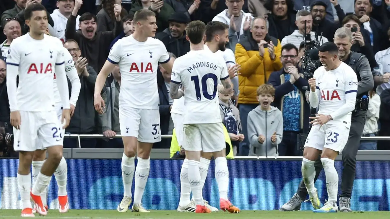 Tottenham capitalise on Man United and Villa stumbles in Champions League  chase