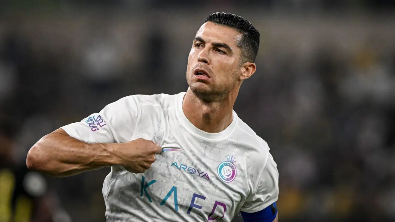 Cristiano Ronaldo stops himself from punching referee after seeing red for elbowing rival 1 Al-Nassr demonstrator Cristiano Ronaldo
