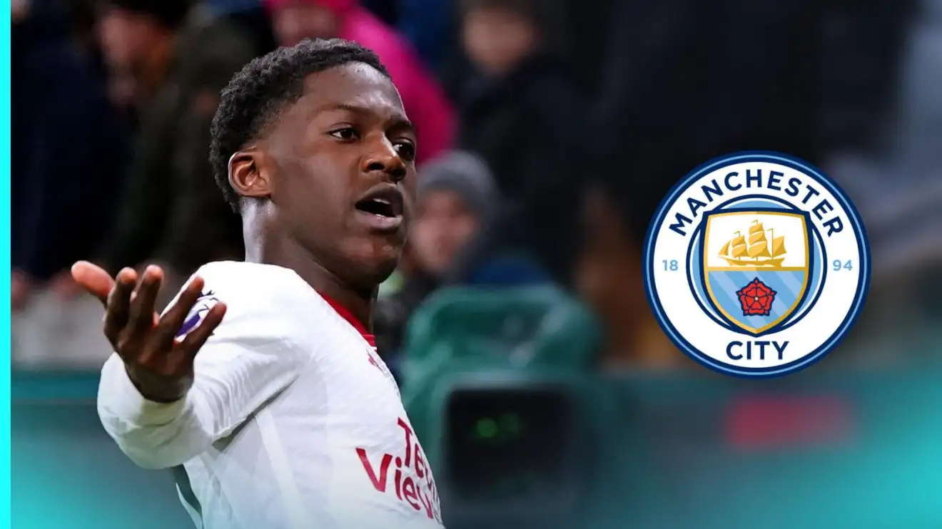 Man City 'glimpse' as Mainoo 'betrays' Man Utd in sky blue 1 Kobbie Mainoo with the Individual City badge.