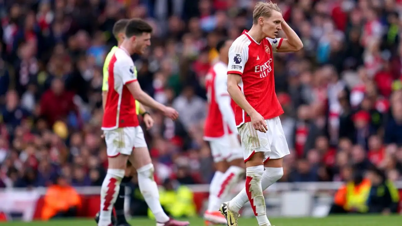 Arsenal declared 'chokers' despite never actually being Premier League favourites 1 Toolbox cocked up v Aston Villa