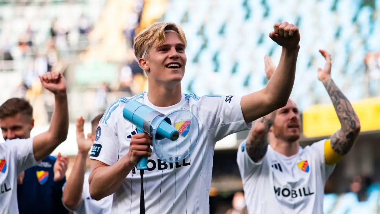 New Tottenham signing tipped to 'become the GOAT' after 'incredible' transfer is sealed 1 Tottenham starlet Lucas Bergvall