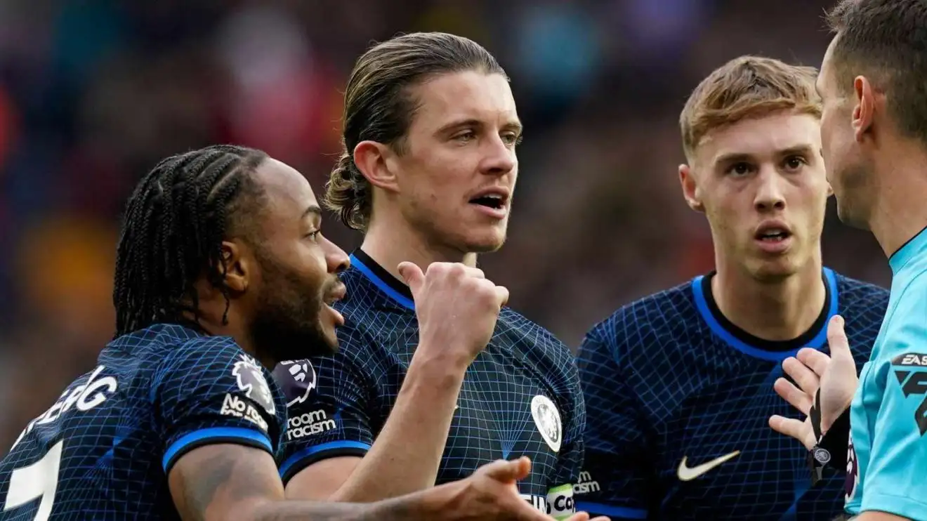 Chelsea tipped to 'sanction Tottenham sale' amid FFP 'sacrifice'; Boehly 'ready' to sell 'unhappy' forward 1 Chelsea transmit