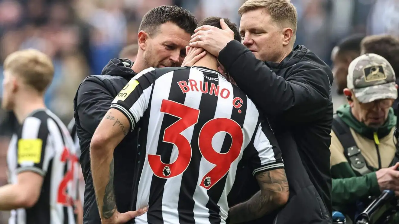 Newcastle boss Eddie Howe comments on Bruno Guimaraes to Arsenal speculation - 'I don't worry' 1 Eddie Howe gambling consoles Bruno Guimaraes after a match