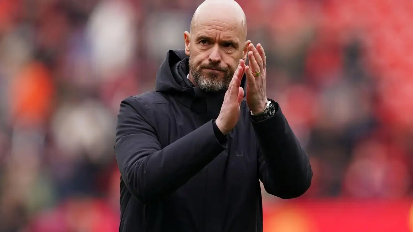 Ten Hag begs for 'patience' in apology to Man Utd fans; three young stars tipped to 'build this club' 1 Erik 10 Hag recognizes the supporters after a draw