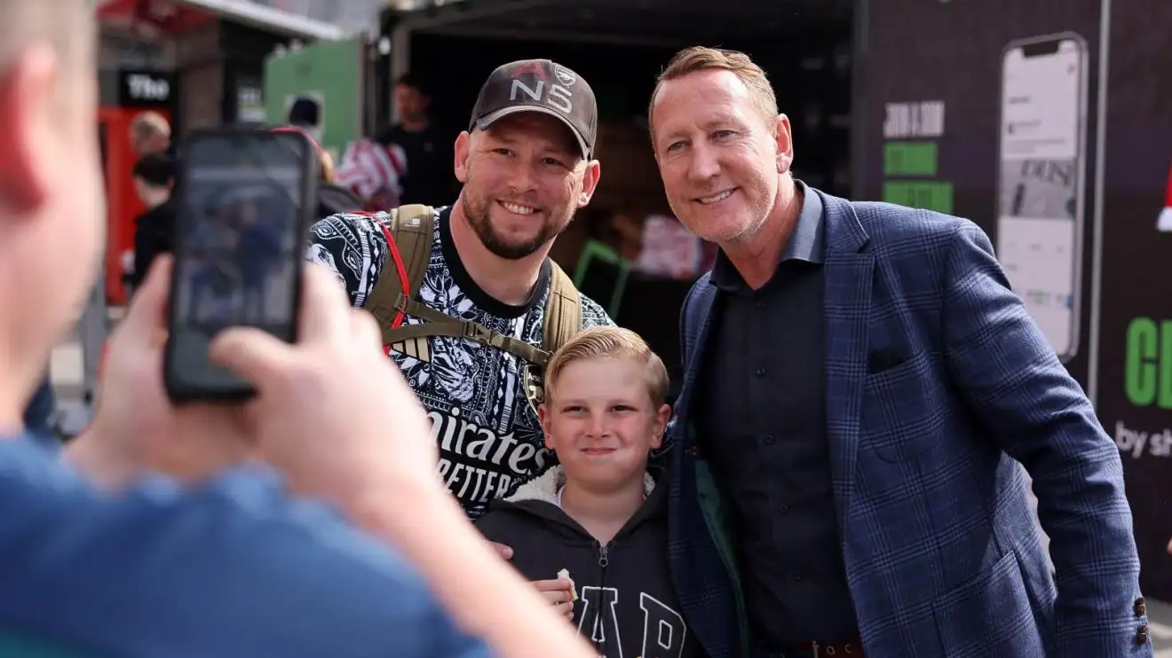 Arsenal legend reveals two key decisions that transformed Mikel Arteta's Gunners reign 1 Arsenal legend Ray Parlour render enlists a picture through a follower