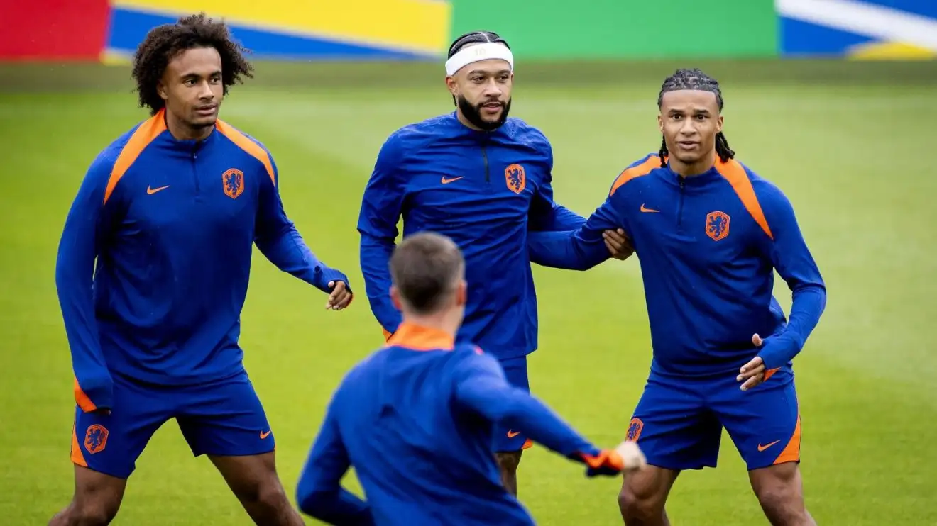 Man Utd 'contact' Arsenal target over 'interrupted' transfer with Ratcliffe 'considering approach' 1 Reported Guy Utd target Joshua Zirkzee throughout a Netherlands coaching session