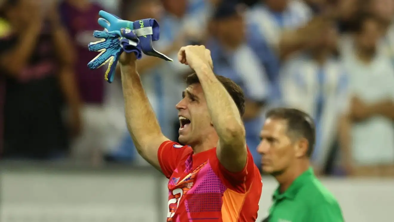 Emiliano Martinez came up clutch again