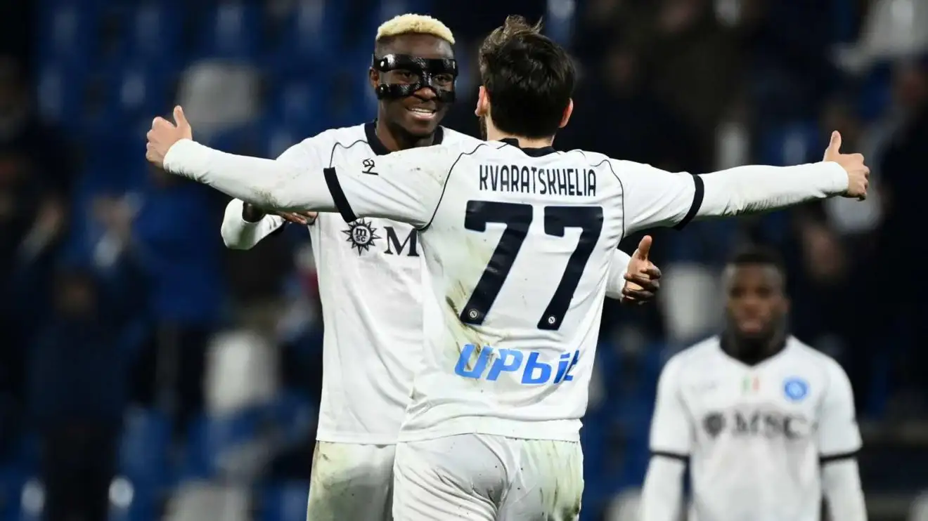 Napoli duo Victor Osimhen and also Khvicha Kvaratskhelia commemorate a impulse