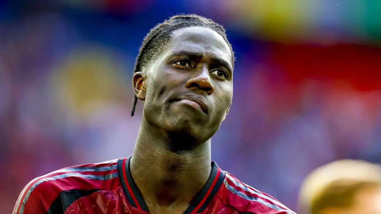 Man Utd attempt 'last-minute hijack' of £50m Aston Villa transfer from Premier League rival 1 Guy Utd send target Amadou Onana