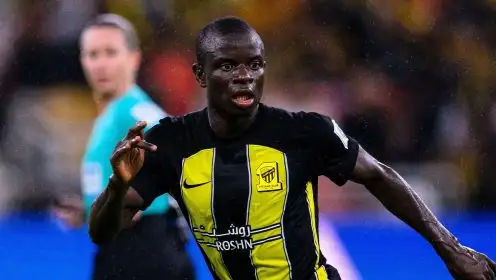 Chelsea urged to hijack Premier League transfer for former player as significant hurdle is revealed