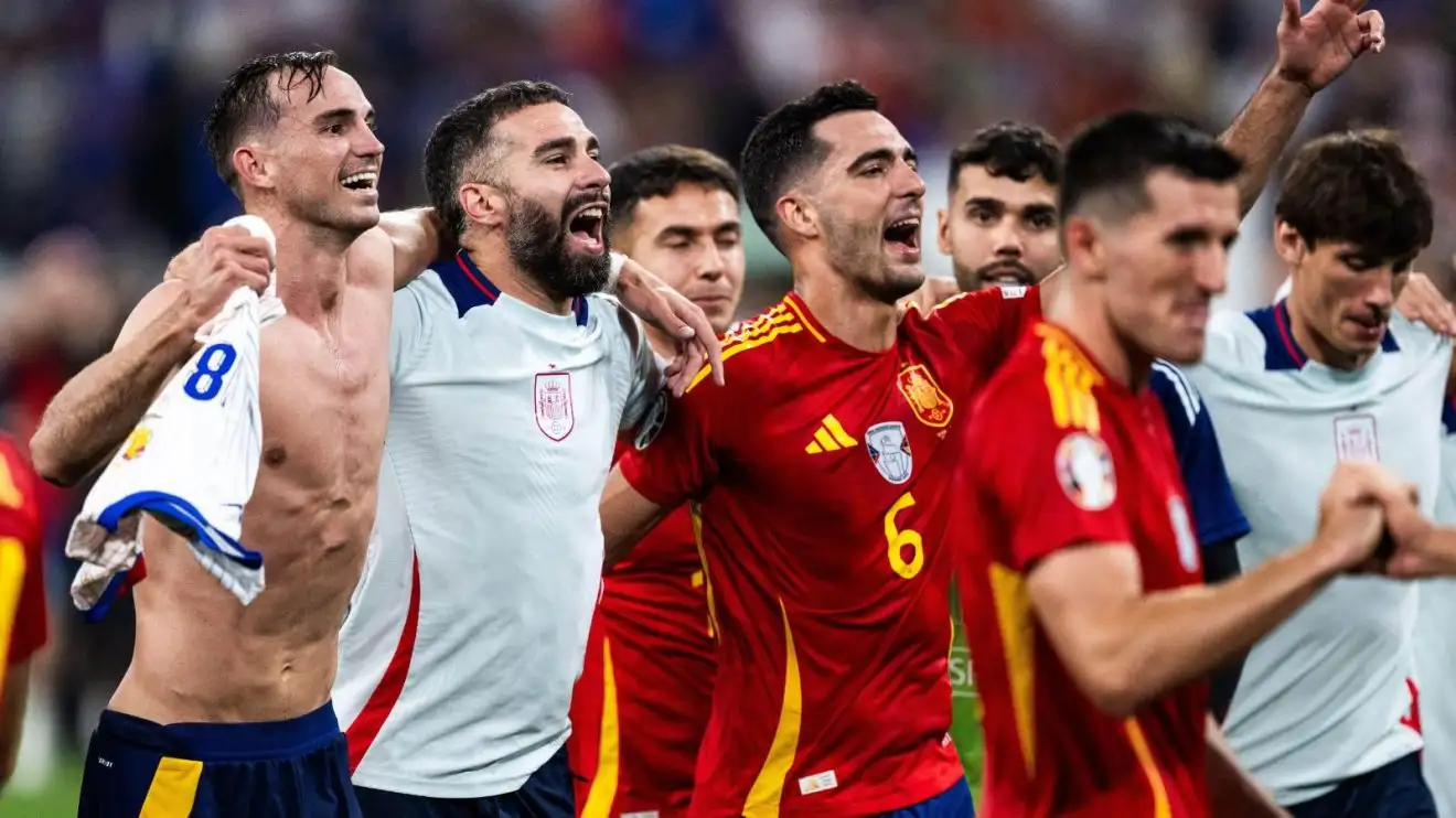 Arsenal-affixed Spain celebs Mikel Merino and Fabian Ruiz rejoice after a win