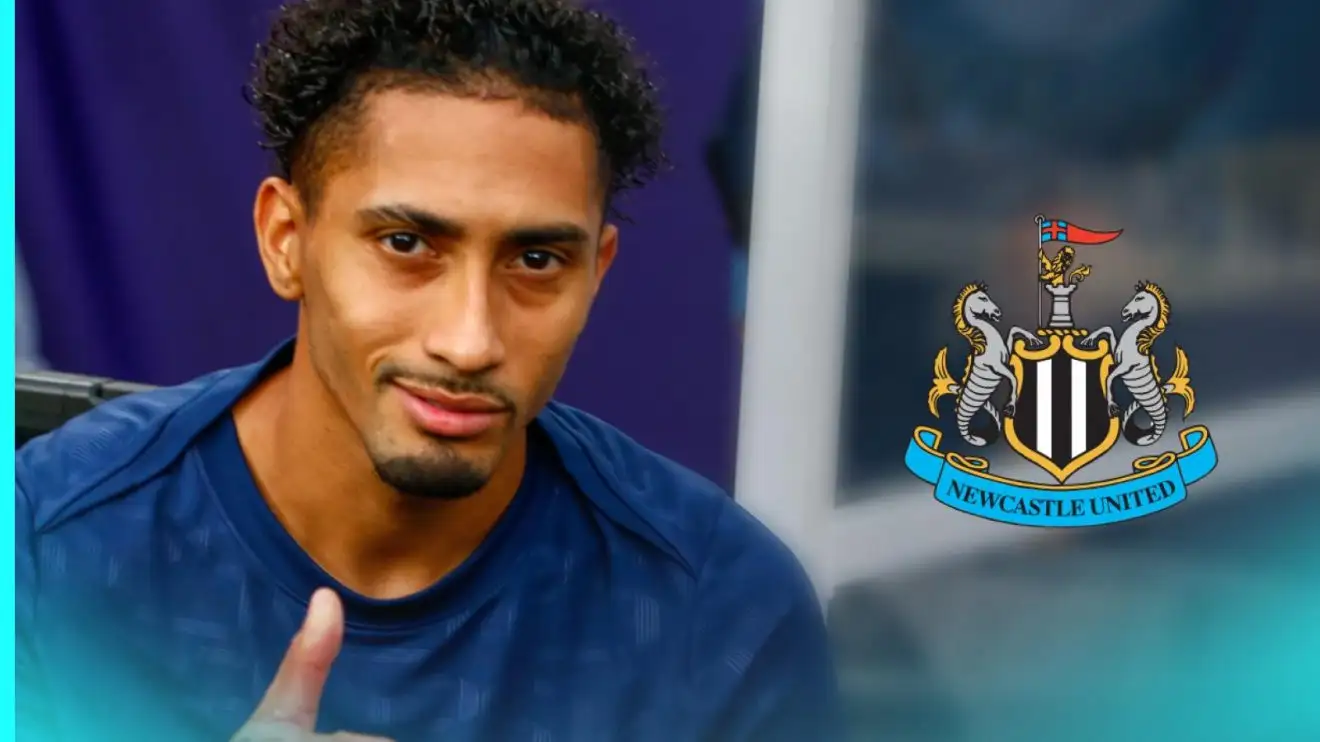 Raphinha wearing the Newcastle badge