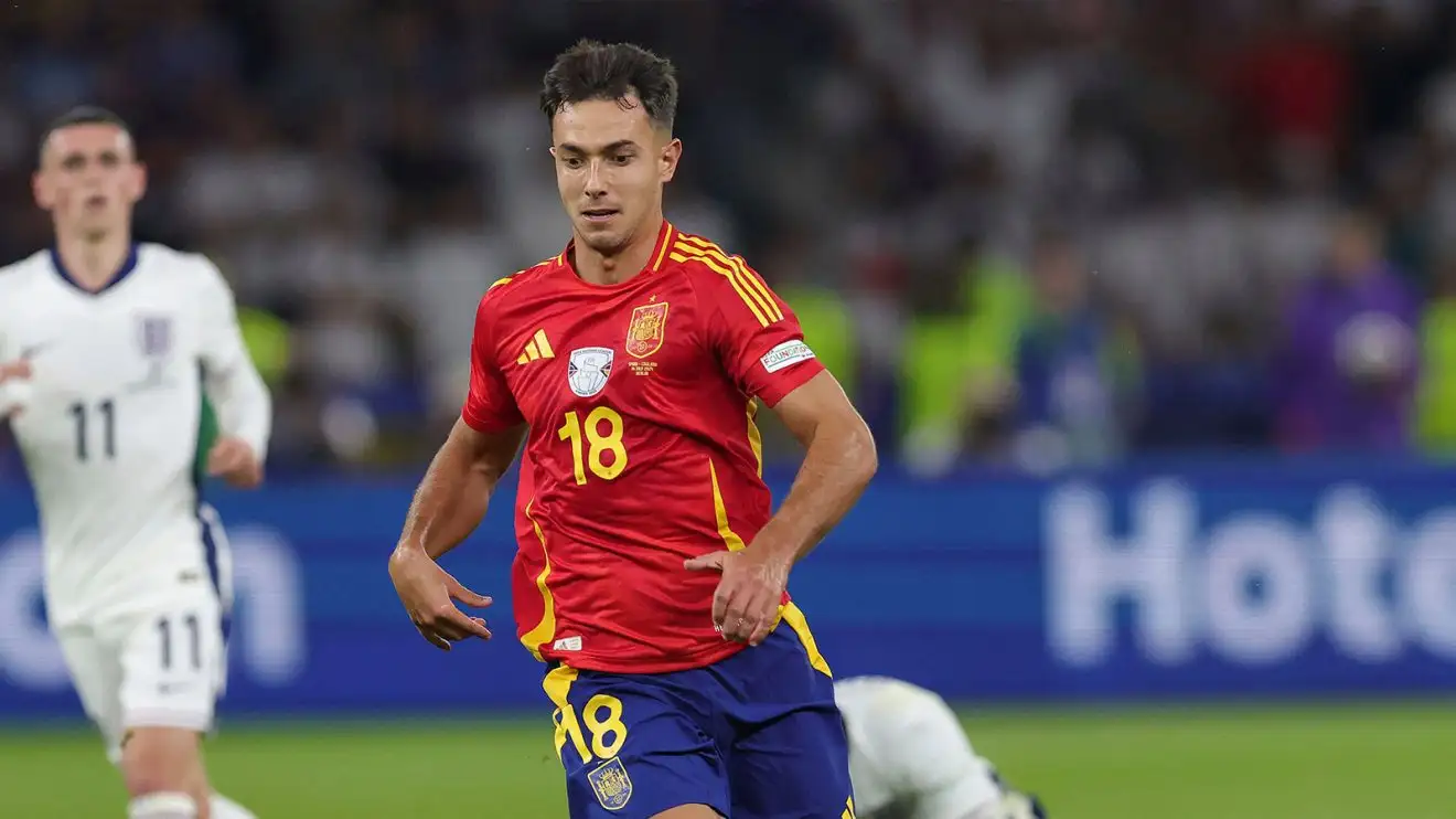 Martin Zubimendi in action for Spain