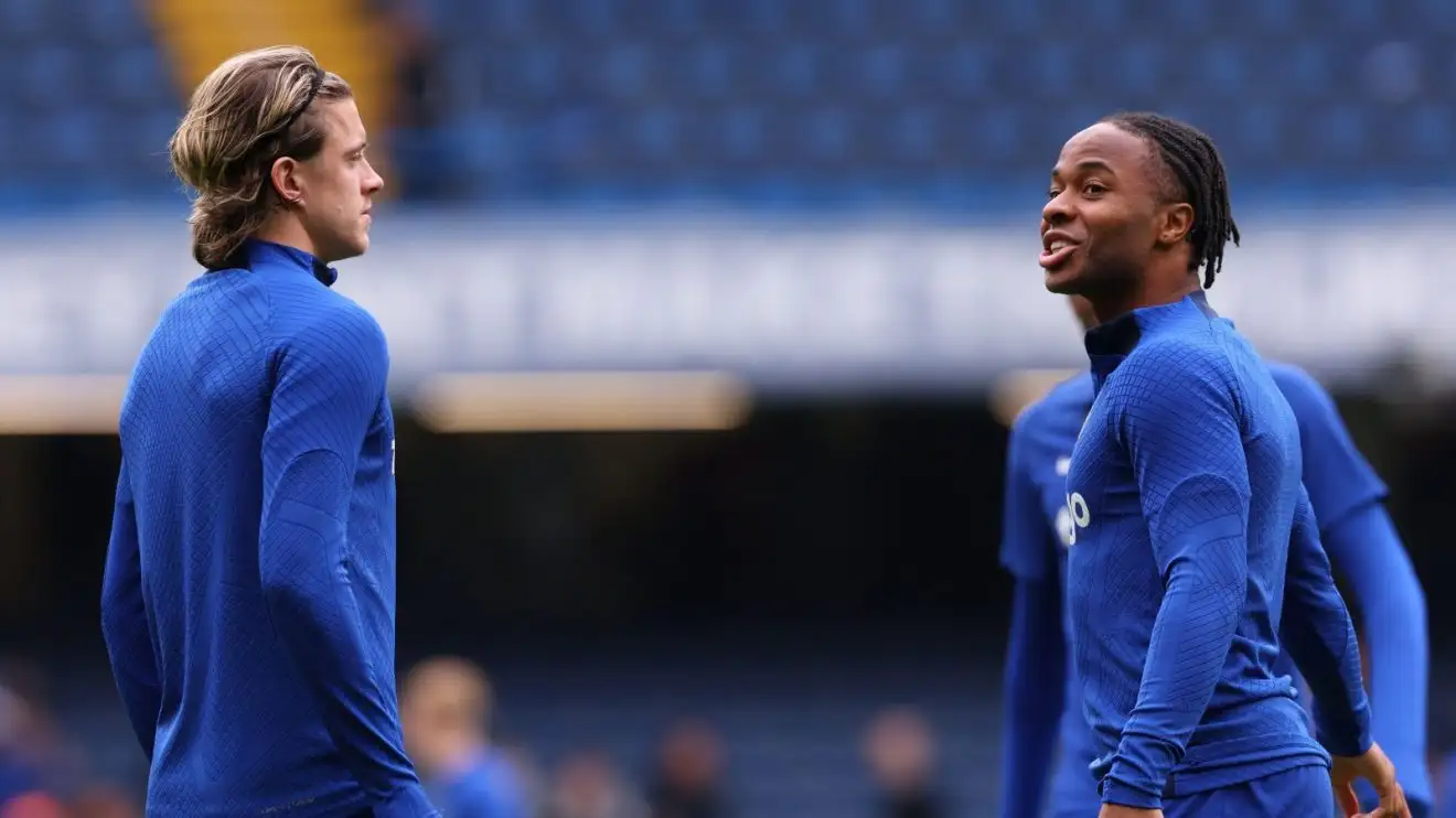 Cầu thủ chạy cánh của Chelsea, Raheem Sterling và Conor Gallagher