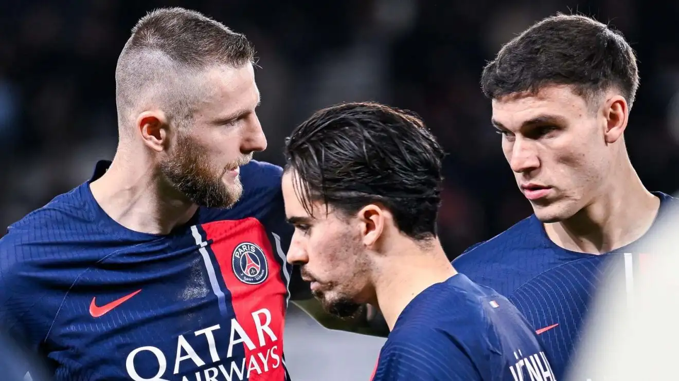 Các cầu thủ PSG Milan Skriniar và Manuel Ugarte trong một trận đấu