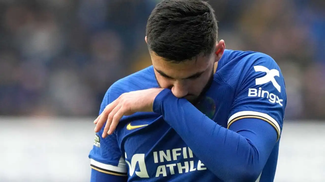 Chelsea transfer 'in danger of collapsing' with move 'unlikely to happen' after 'paperwork issue' 1 Chelsea striker Armando Broja visual beauties dejected during a match