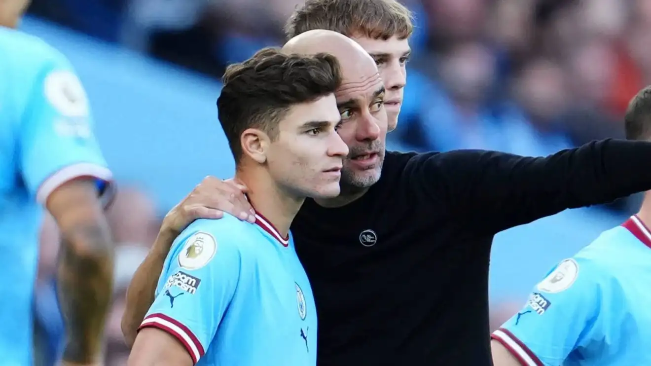 Pep Guardiola, Julian Alvarez, Manchester Municipal, October 2022