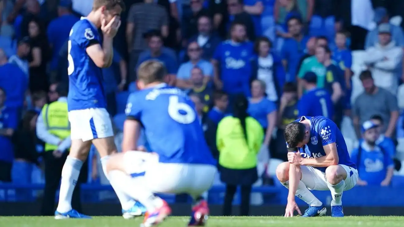 Everton players appearance dejected after throwing away to Bournemouth