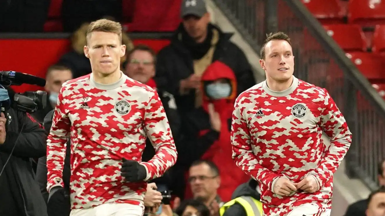 Bộ đôi Man Utd Scott McTominay và Phil Jones