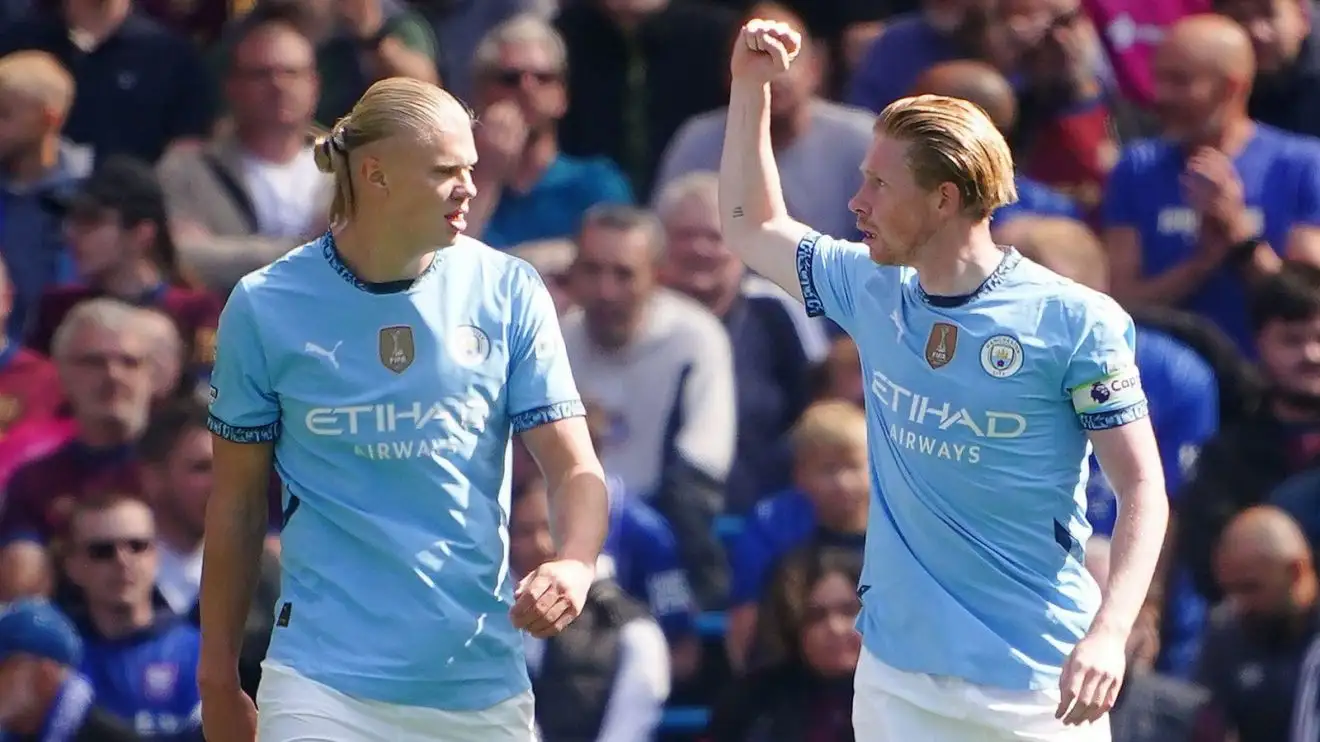 Erling Haaland và Kevin De Bruyne của Manchester City