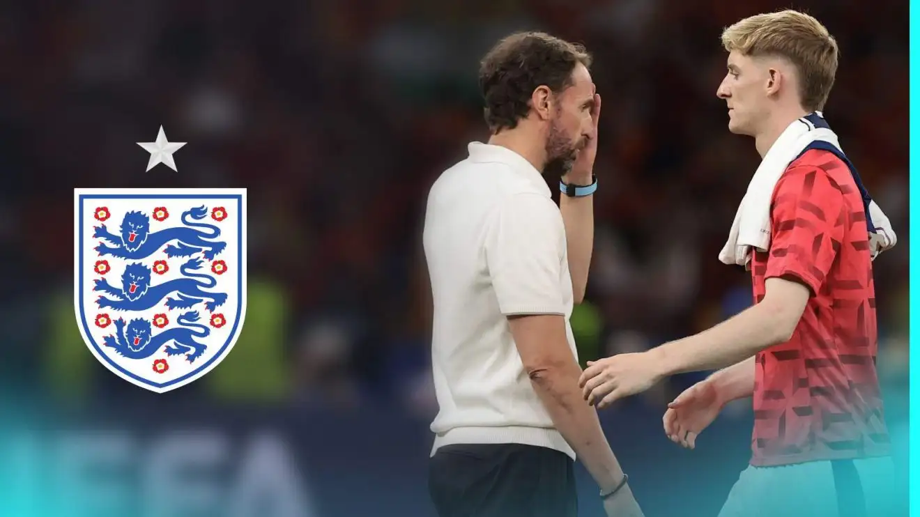 Anthony Gordon and Gareth Southgate through the England badge