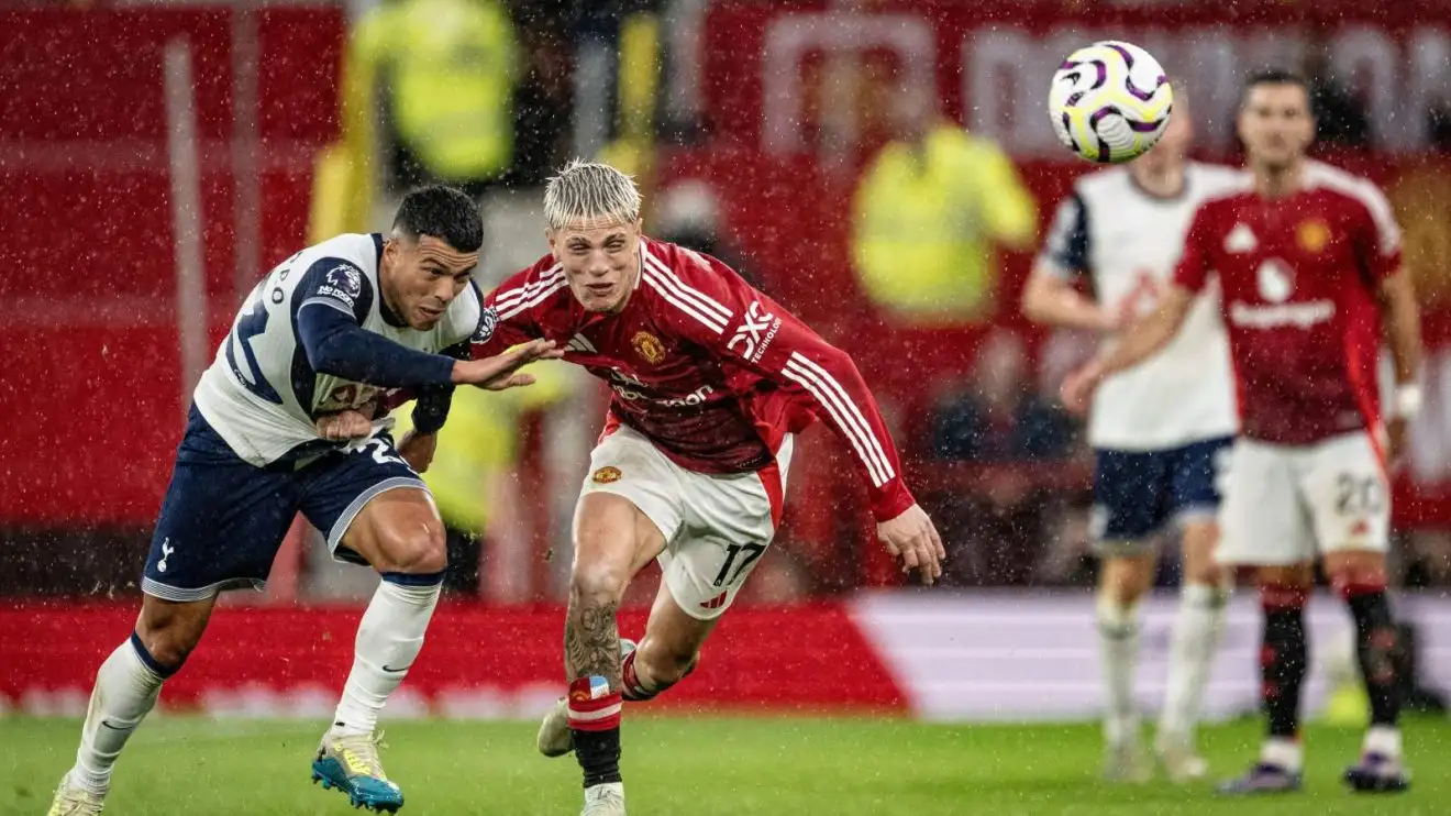 Everton star tells Man Utd players to hold 'crisis meeting' and claims two had 'no confidence' in Spurs loss 1 Male Utd winger Alejandro Garnacho