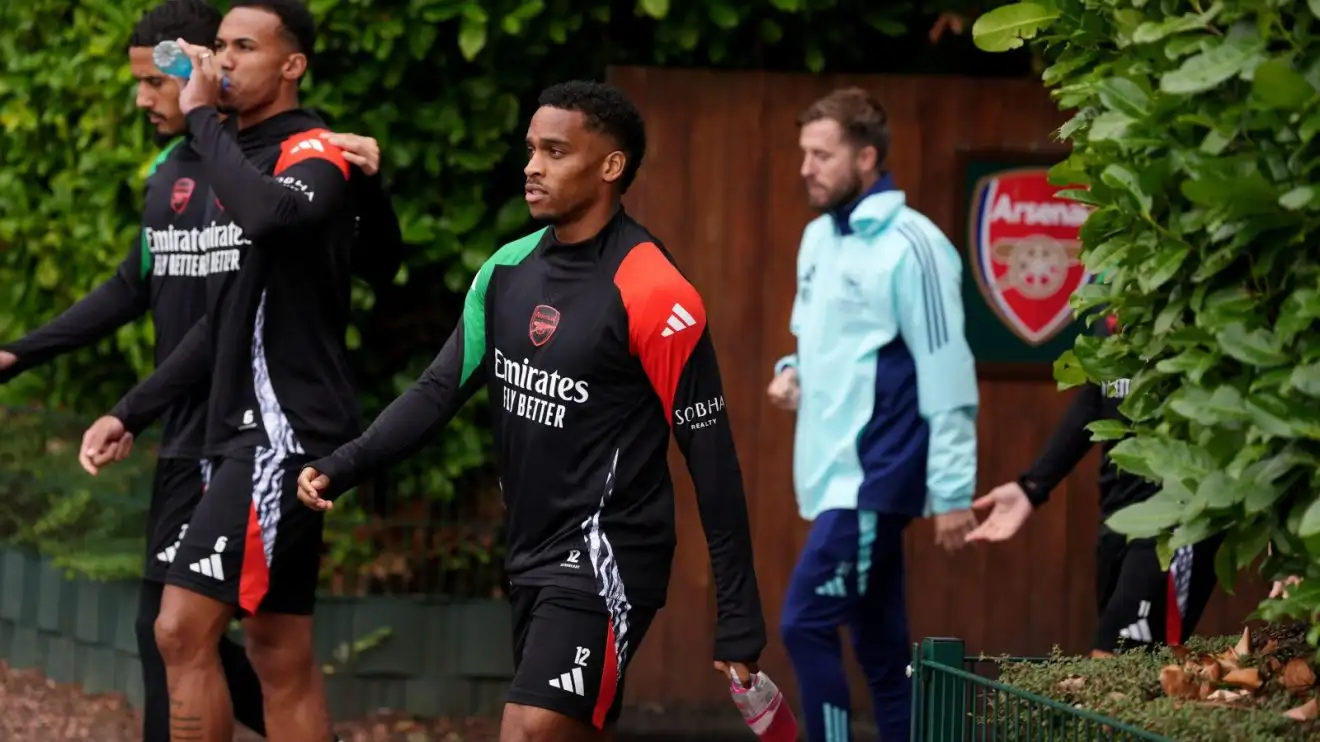 Former Chelsea defender warns Arsenal star that role under Arteta is 'not good for his career' 1 Toolbox protector Jurrien Hardwood