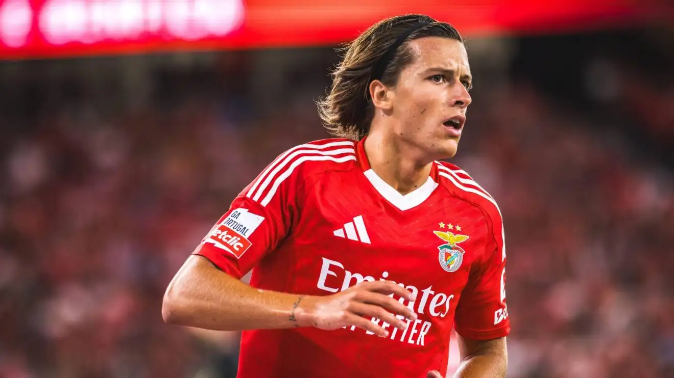 Man Utd transfer: Former Red Devil refuses to rule out the possibility of a return to Old Trafford 1 Male Utd transfer