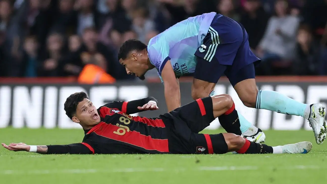 Arsenal: Ex-PL referee disagrees with Saliba red card amid 'three doubts'; snubs Carragher conspiracy 1 Collection Bournemouth Saliba