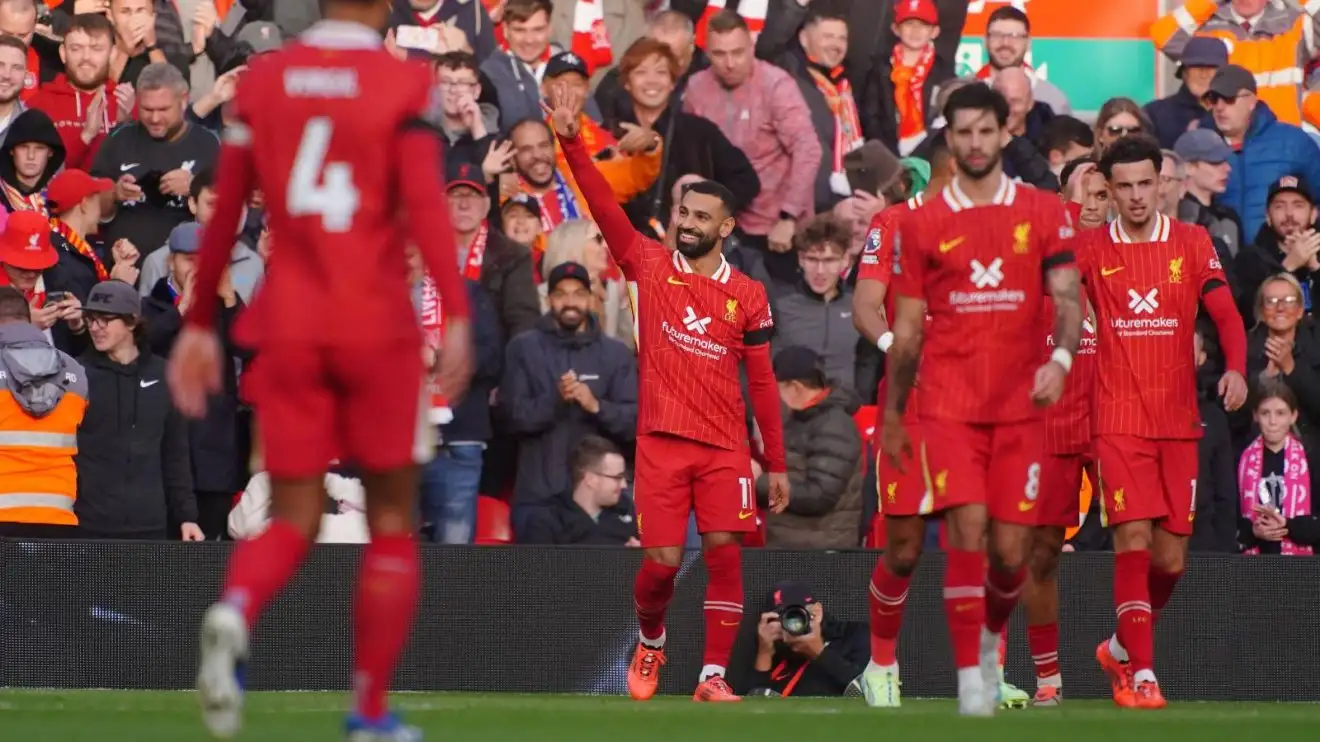 Two Liverpool stars lambasted for Chelsea 'con' after Arne Slot's lot 'failed' test 1 Liverpool forward Mohamed Salah