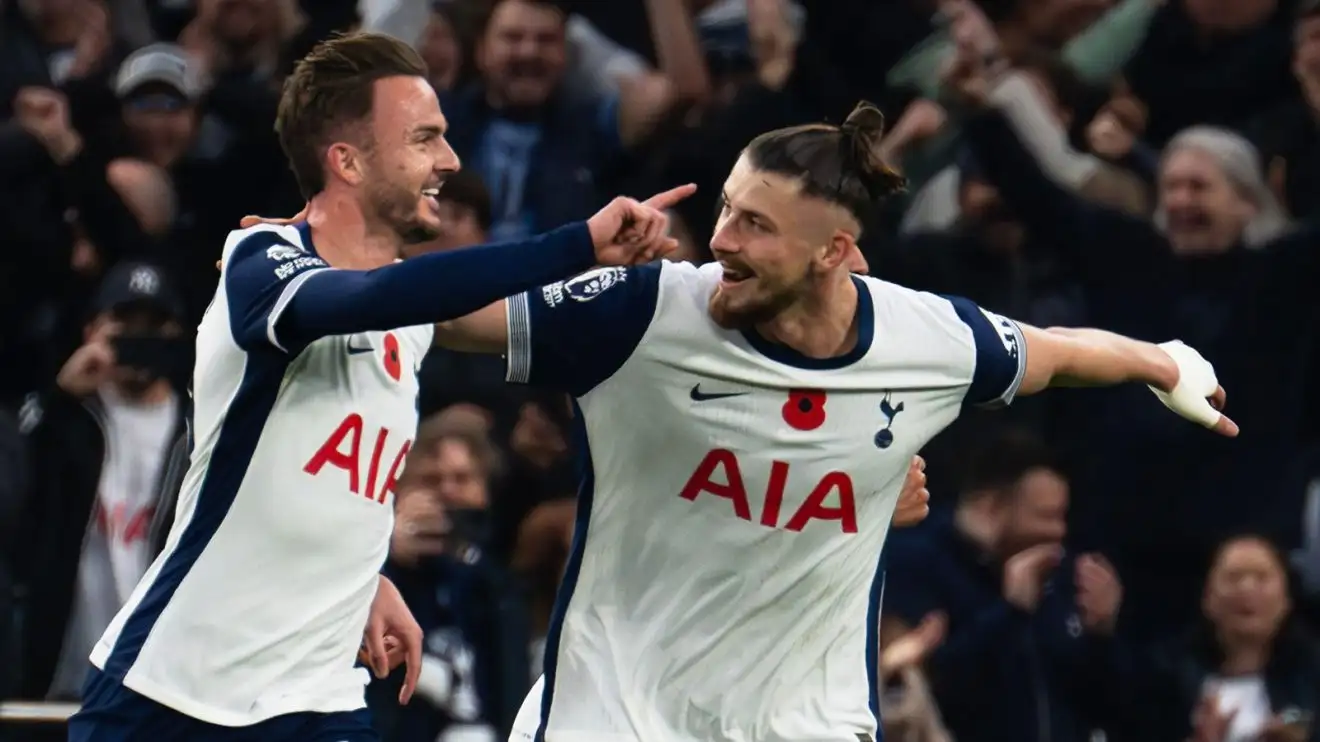 Spurs celebrate going seventh