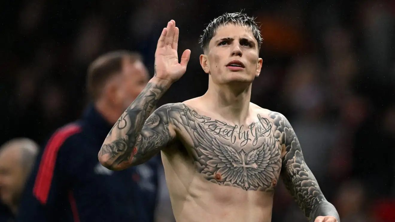 Man Utd star 'wants' transfer to Real Madrid or Barcelona after being told to 'get a job somewhere else' 1 Male Utd winger Alejandro Garnacho