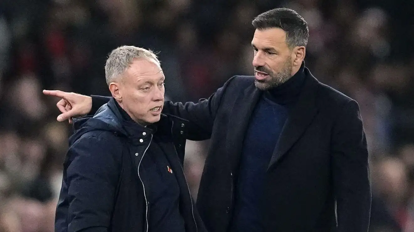 Van Nistelrooy already has managers 'fuming' after being shown door by 'bonkers' Amorim 1 Leicester manager Steve Cooper and Manchester United caretaker Ruud van Nistelrooy