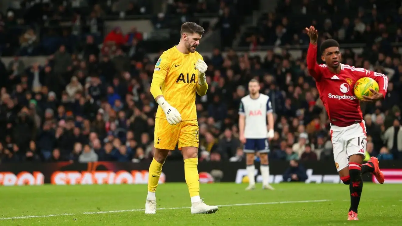 Man Utd, Tottenham players condemned as 'clowns' with 'no blame' on Forster over two errors 1 Tottenham goalkeeper Fraser Forster and Male Utd winger Amad Diallo
