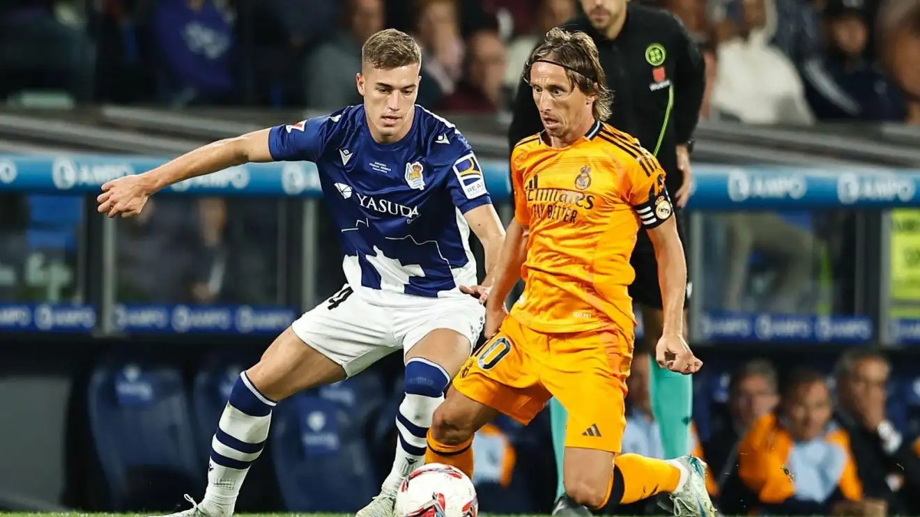 Man Utd to 'launch offer' to 'steal' signing with INEOS disagreement the 'reason' for £46m transfer obstacle 1 Man Utd transmit Sucic