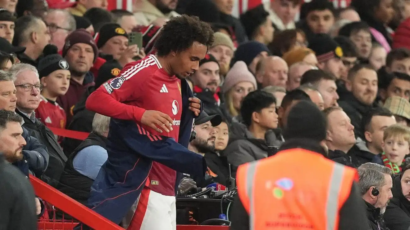 Man Utd man 'reduced to tears' after 'brutal' Newcastle incident as he 'asks agents' for January transfer 1 Male Utd ahead Joshua Zirkzee